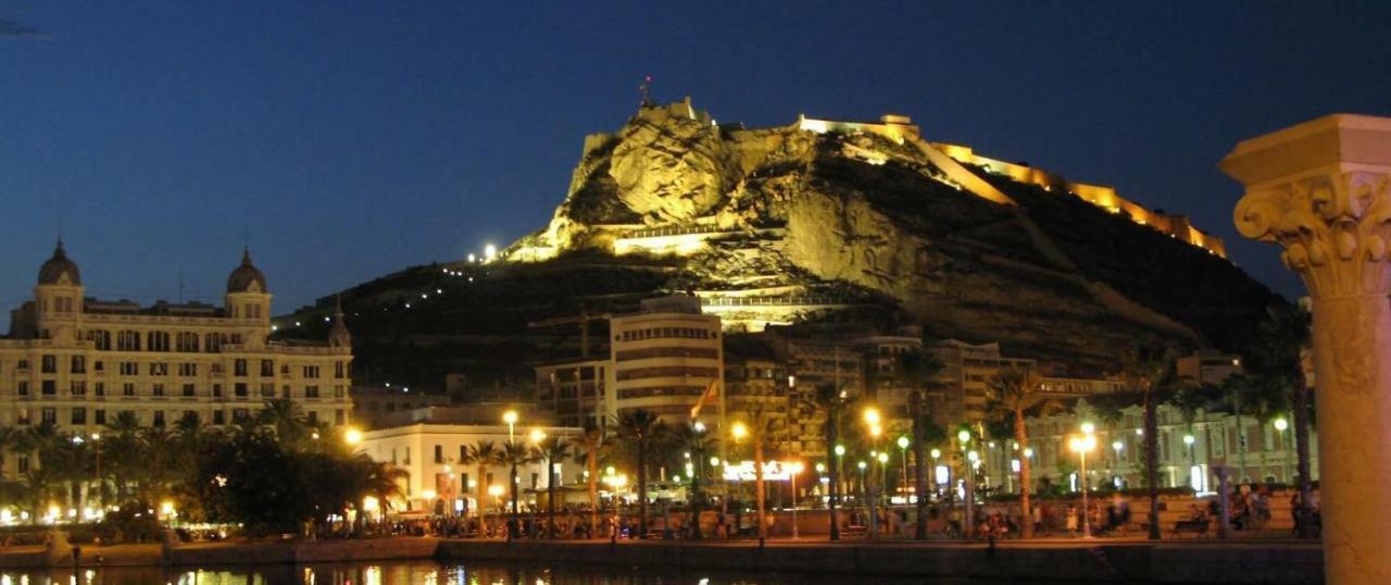 Un Lujo En El Corazon De Alicante Esterno foto